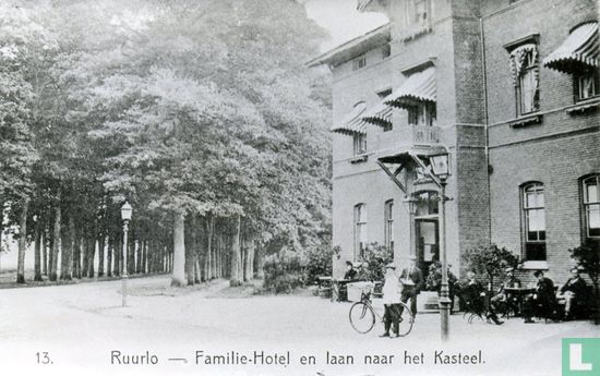 Ruurlo - Familie-Hôtel en laan naar het Kasteel