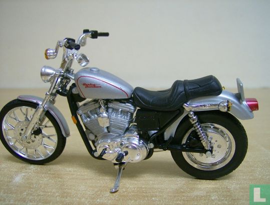 Harley-Davidson 1999 XL 1200C Sportster 1200 Custom - Bild 2