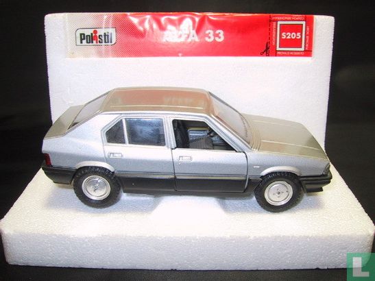 Alfa Romeo 33 - Image 1