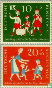 1957 Berlin children (BRD 66)