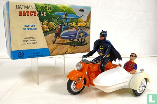 Batman & Robin Batcycle - Image 3