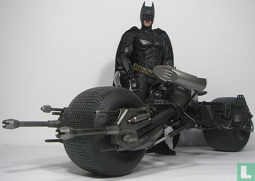 Movie Masterpiece Dark Knight Batpod - Bild 2