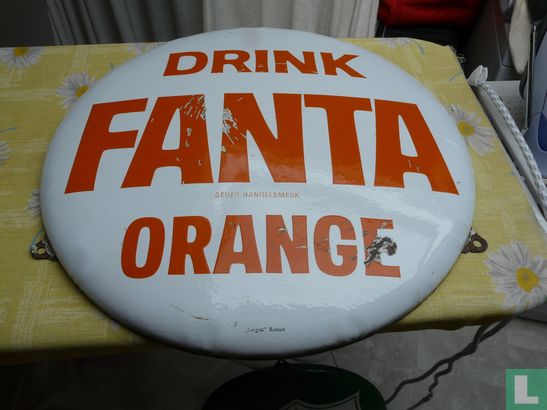Drink Fanta orange