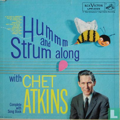 Hummm and strum along with Chet Atkins - Afbeelding 1