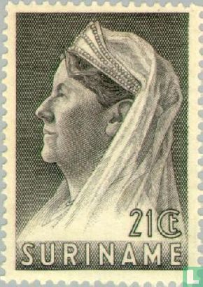 Wilhelmina with veil