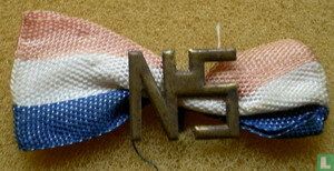 NS (met lintje Nederlandse vlag)