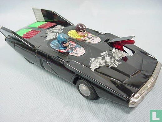 Black Knight Batmobile - Image 1