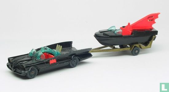 Batmobile boat & trailer - Image 1