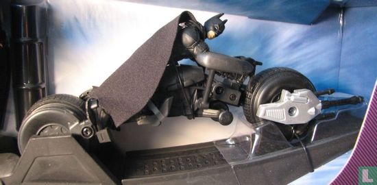 Crank & Launch Bat-Pod Rev it up - Image 1