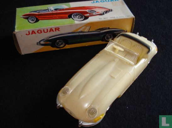 Jaguar E-type - Afbeelding 1