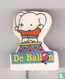 De Ballon (Elefant auf Podium)