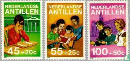 Children's stamps - Reading