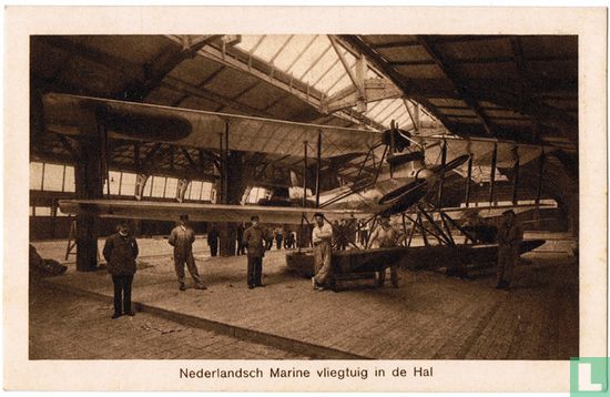 Nederlands Marine Vliegtuig in de hal (ELTA) - Afbeelding 1