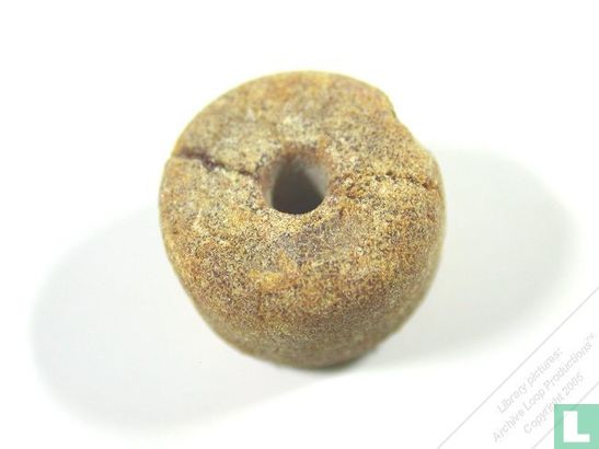 Amber bead from roman times - Image 1