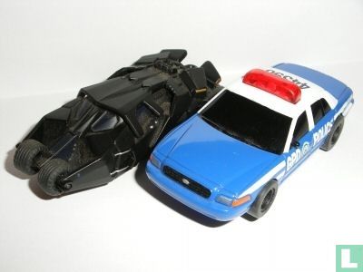 Ford GPD Police Car & Batmobile Tumbler set - Image 2