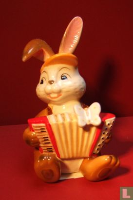 Easter bunny with accordion