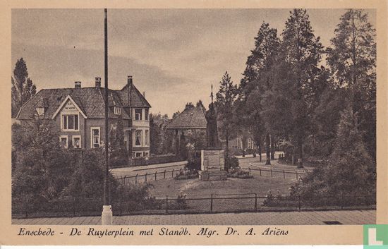 Enschede - De Ruyterplein met Standb. Mgr. Dr. A. Ariëns