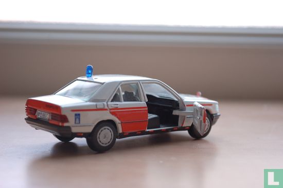 Mercedes-Benz 190 E ’Polizei’ - Afbeelding 2
