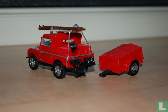 Land Rover Fire Engine - Image 2