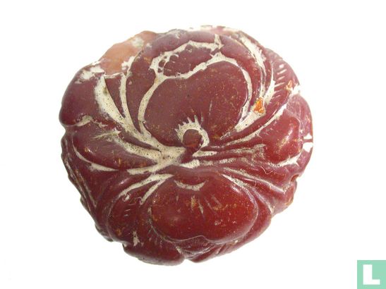 Chinees lucky lotus charm / amulet made from genuine amber 