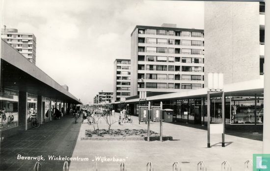 Beverwijk, Winkelcentrum Wijkerbaan - Afbeelding 1