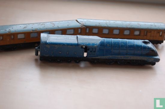 Express Passenger Train Set - Image 3