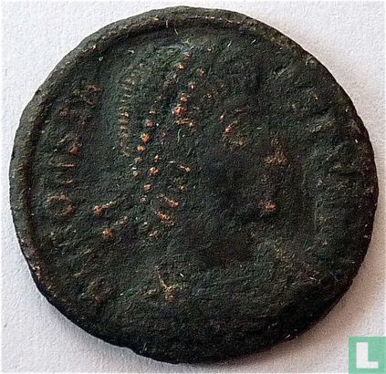 Kleinfollis Roman Empire Siscia de l'empereur Constant AE3 348-350 AD. - Image 2