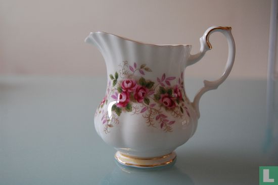 Melkkan - Lavender Rose - Royal Albert - Image 1