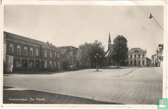 Markt met Oude Kerk, circa 1942 - Afbeelding 1