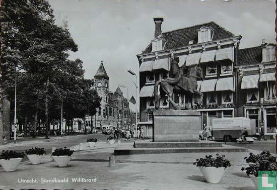 Utrecht, Standbeeld Willibrord