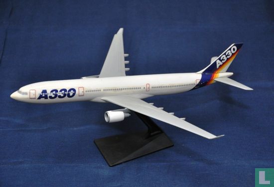Airbus Industrie - A330 (01)