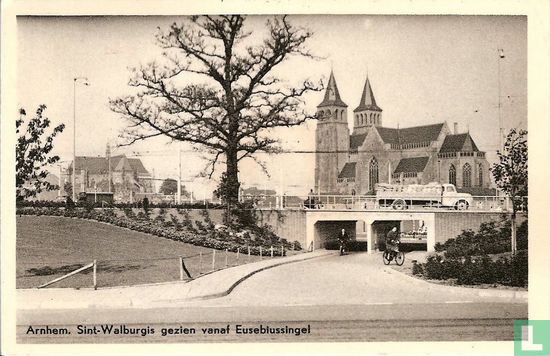 Sint-Walburgis gezien vanaf Eusebiussingel