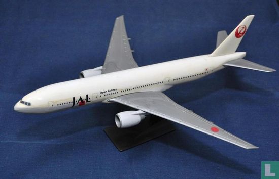 JAL - 777-200 (01)