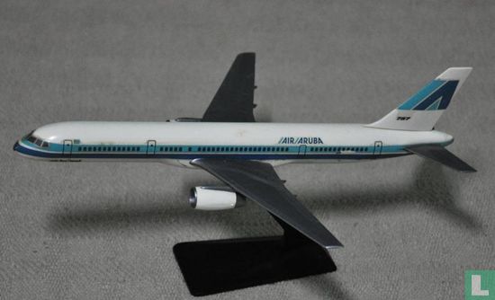 Air Aruba - 757-200 (01)