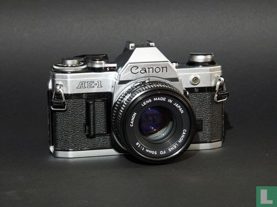 Canon AE-1 Chroom - Image 1