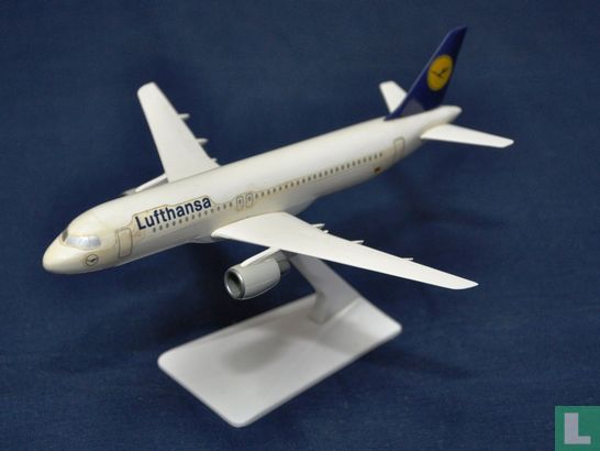 Lufthansa - A320 (01)