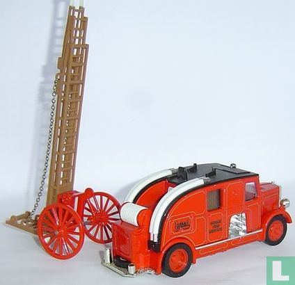 Leyland Cub Fire Engine (chrome) - Afbeelding 3