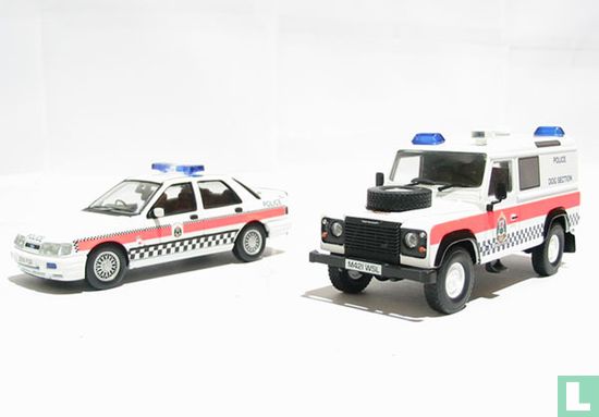 Land Rover Defender 110 - Tayside Police. Part of set TP1002 
