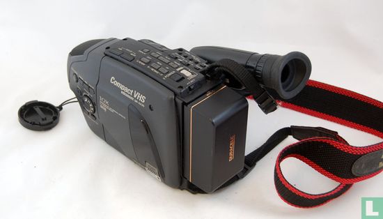 Compact VHS-C camera videomovie GR-AX36 - Image 2