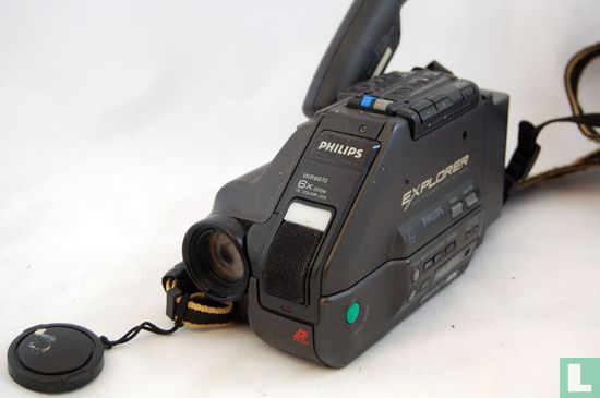 Explorer VKR6870/00 VHS-C camera - Image 1