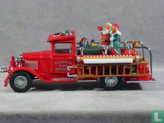 Ford AA Fire Engine with presents - Bild 2