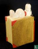 Snoopy on Book (gold and red) - Image 2