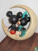 Mickey and Minnie on the moon - Image 2