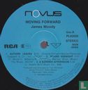 Moving Forward - Afbeelding 3