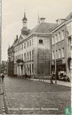 Kampen, Oudestraat met Gemeentehuis - Image 1
