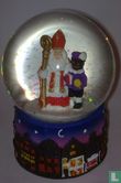 Sint Nicolaas met Zwarte Piet in  sneeuwbol - Image 1