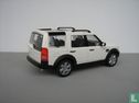 Land Rover Discovery 3 - Image 2