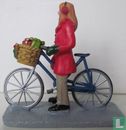 vélo en plastique avec dame - Image 3