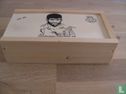  XIII porseleinen doosjes in houten kistje - Image 1