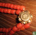 Antiek 2 baans bloedkoraal collier met gouden sluiting - Afbeelding 2